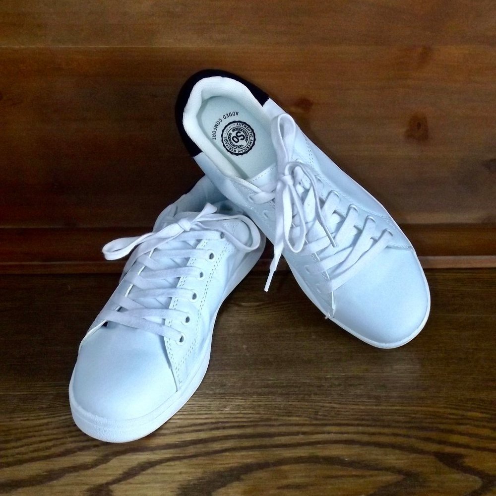 White Women's Sneakers, by SO,"Riptide", Size 9, Never Worn Classic Look!